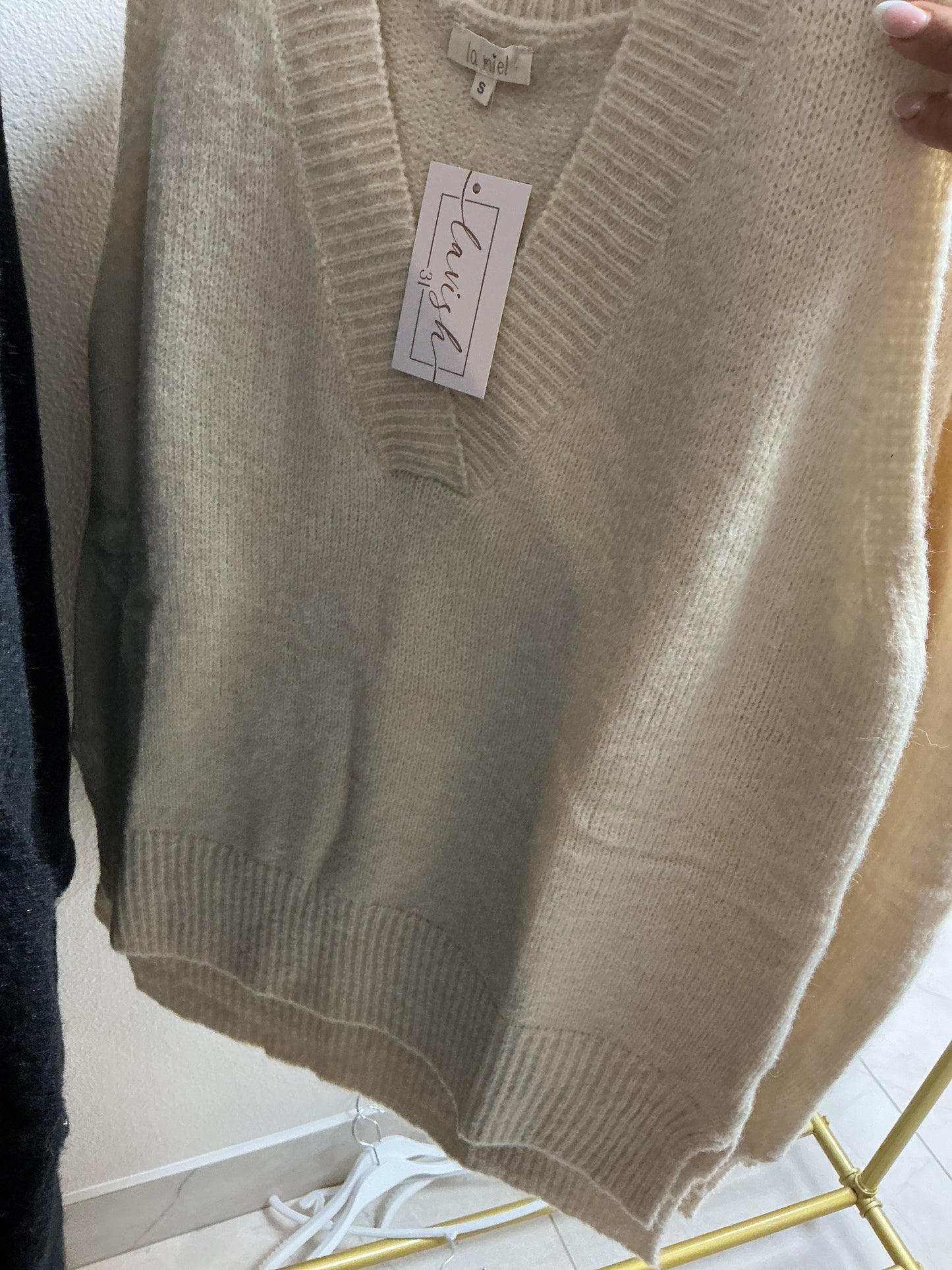 Cream v neck knit top