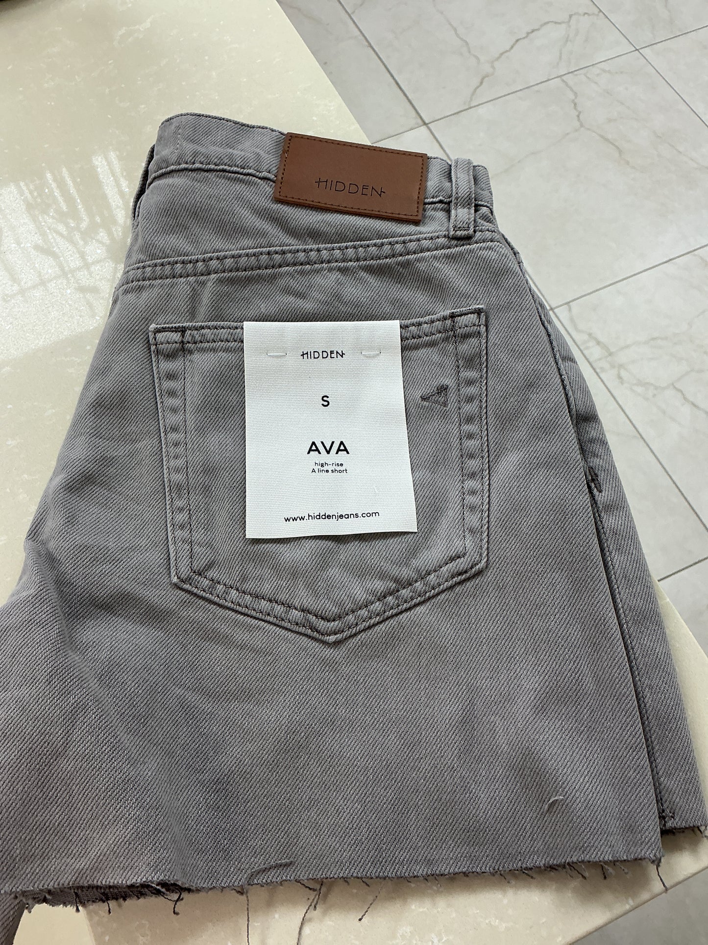Grey ava hidden shorts