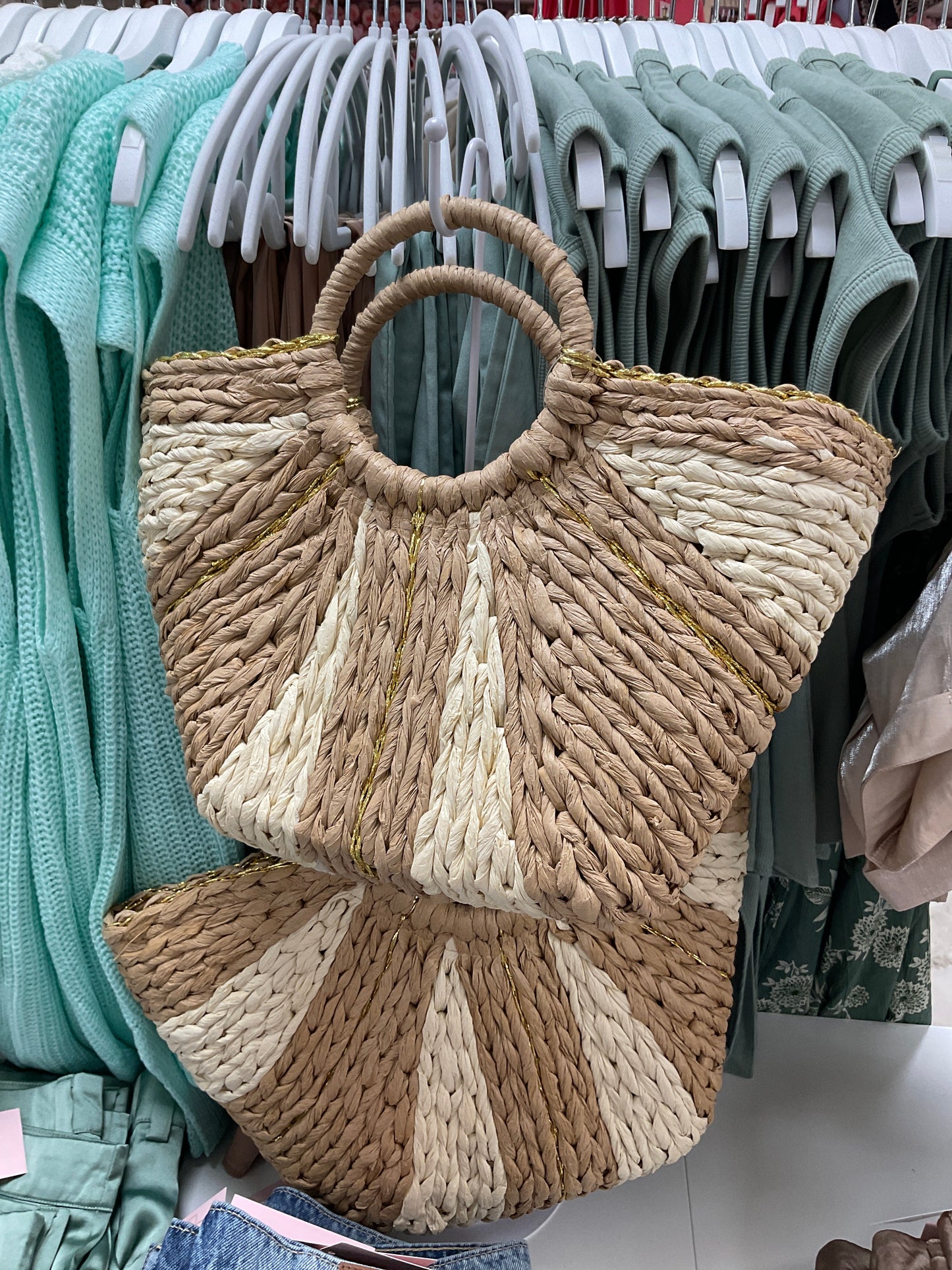 Straw/ woven vacation bag