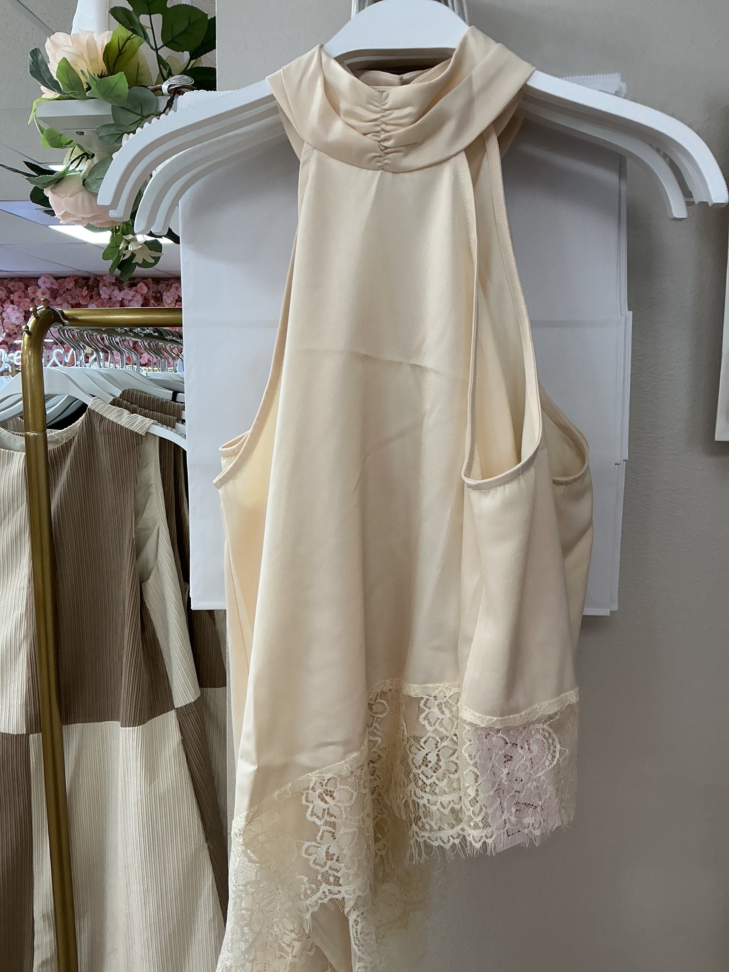 Lace halter top beige