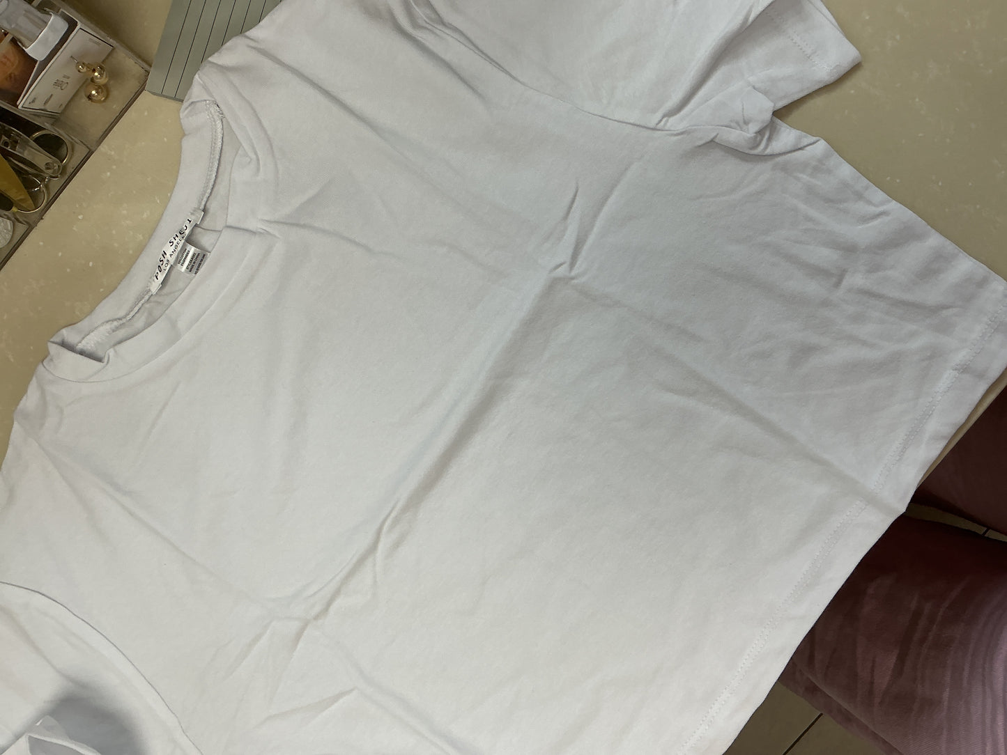 White cropped tee
