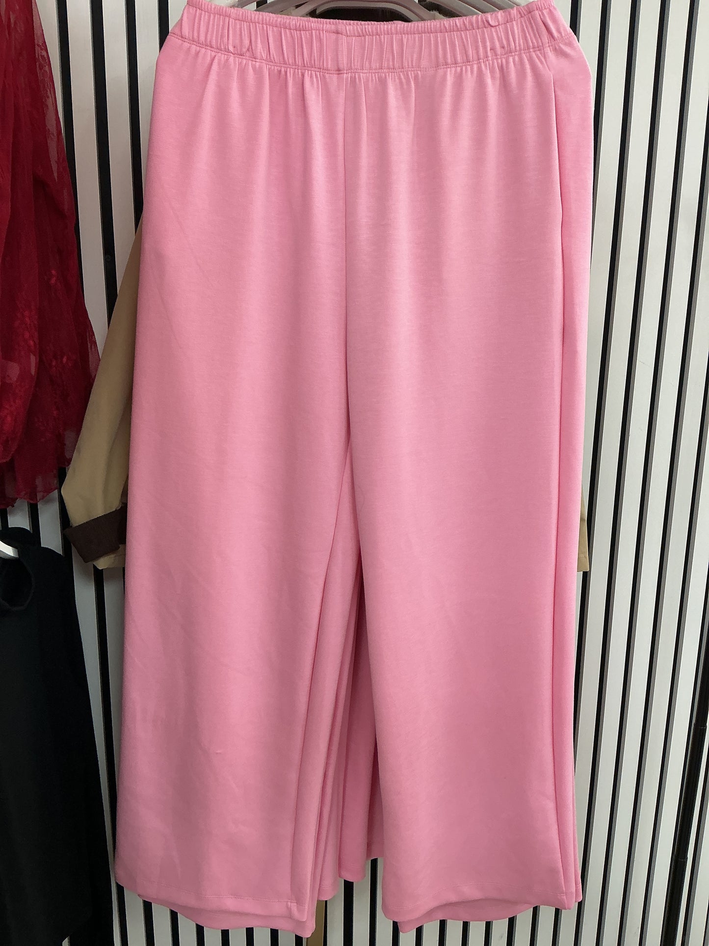 Bubblegum charlotte avery sweats