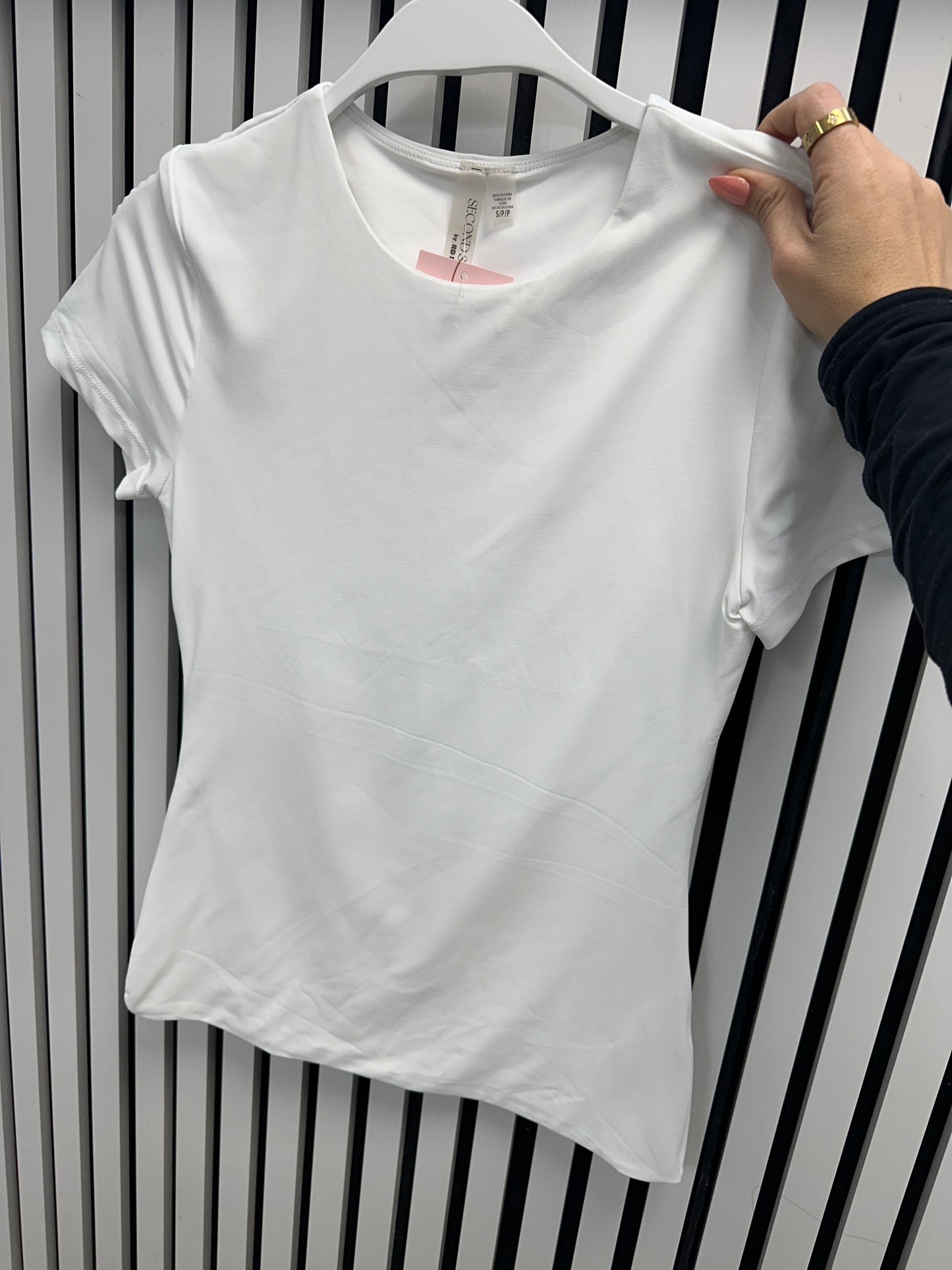 Round neck tee white