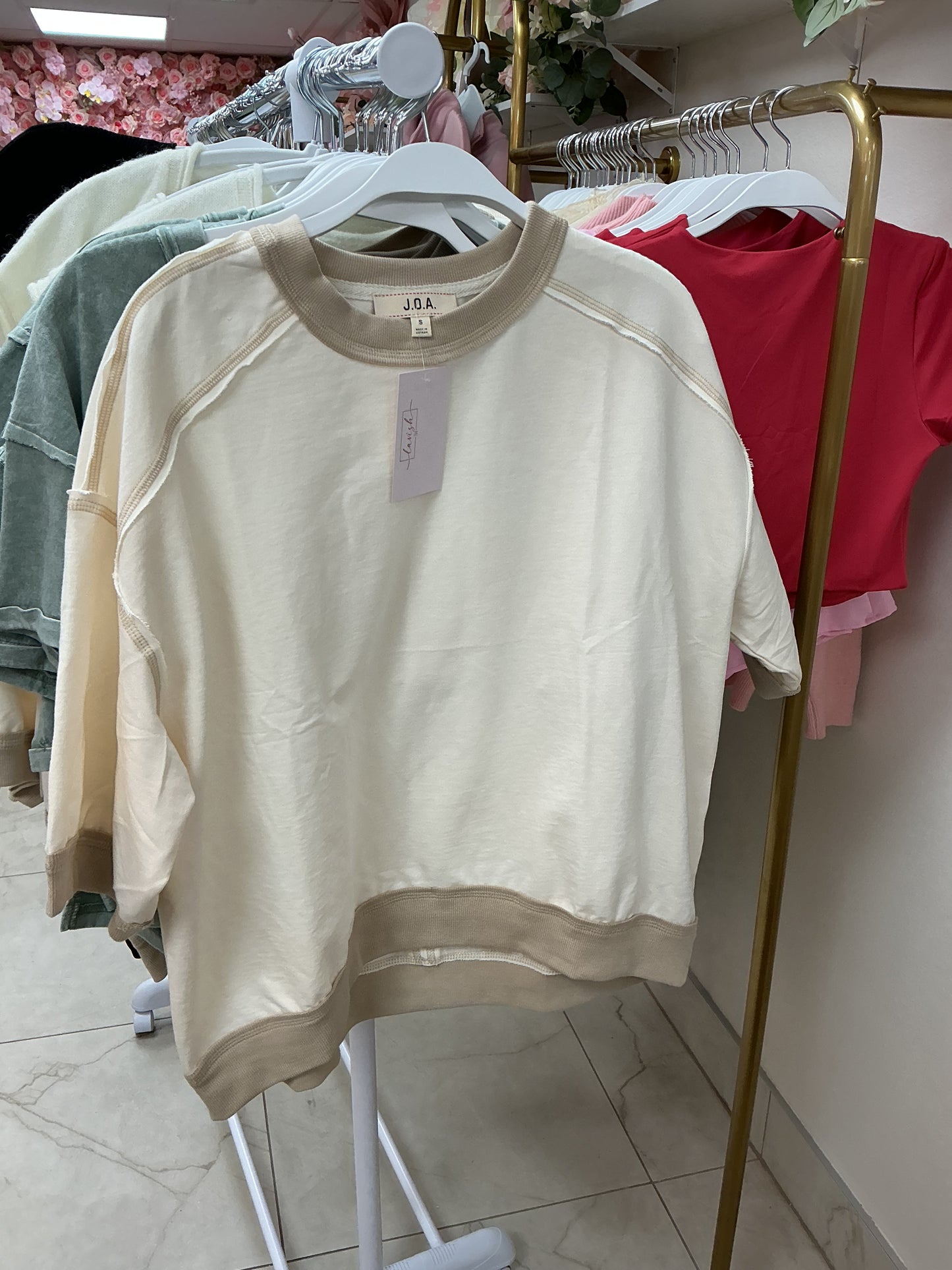 Short sleeve cream brown