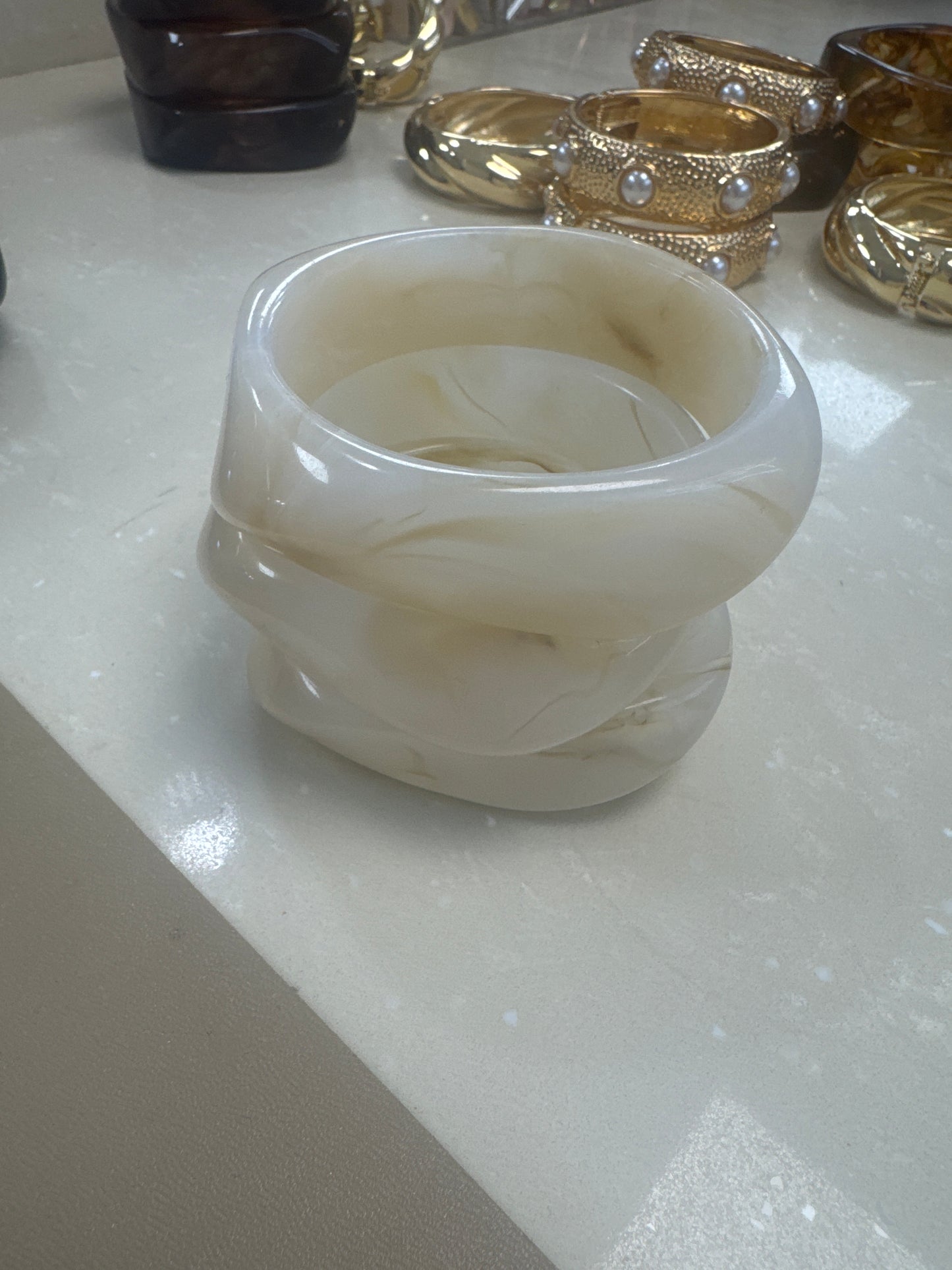 Pearl white bracelet