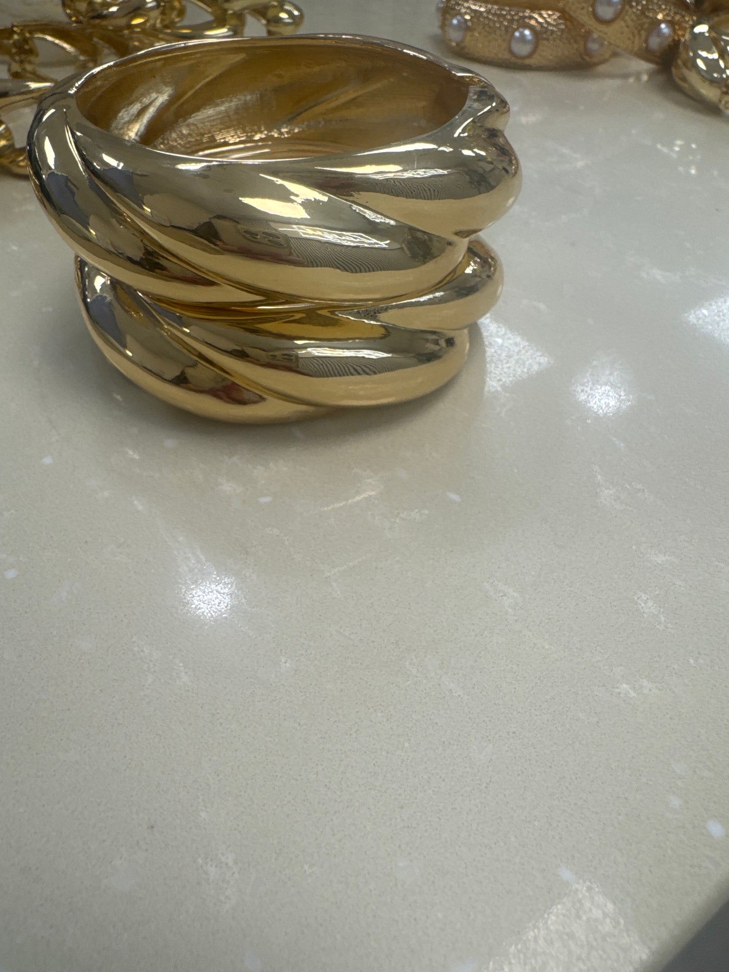 Gold bracelet snap