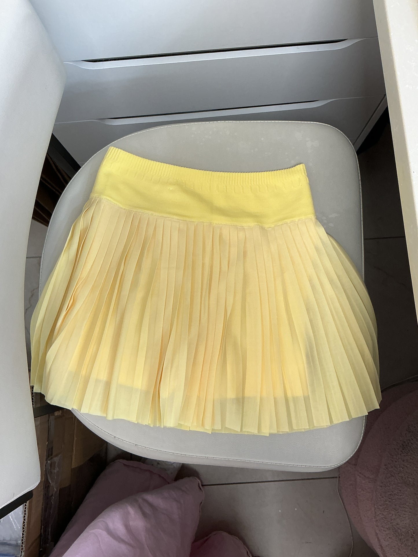 Yellow tenis short