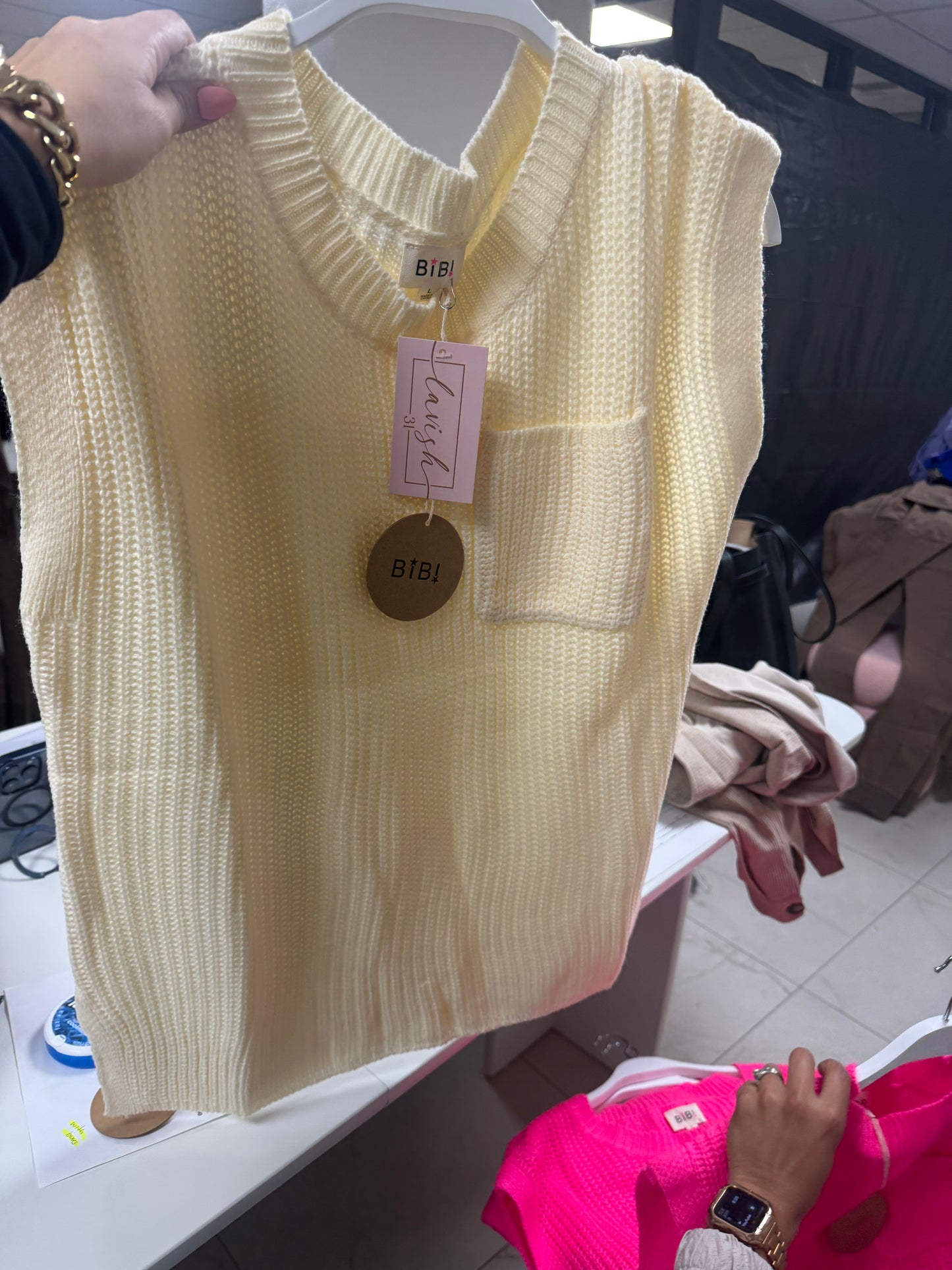 Knitted pocket top