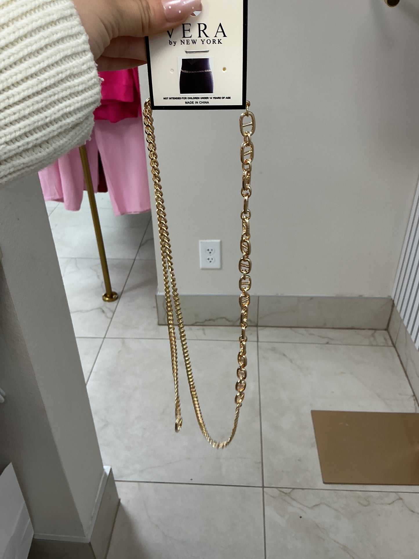 Toggle chain belt