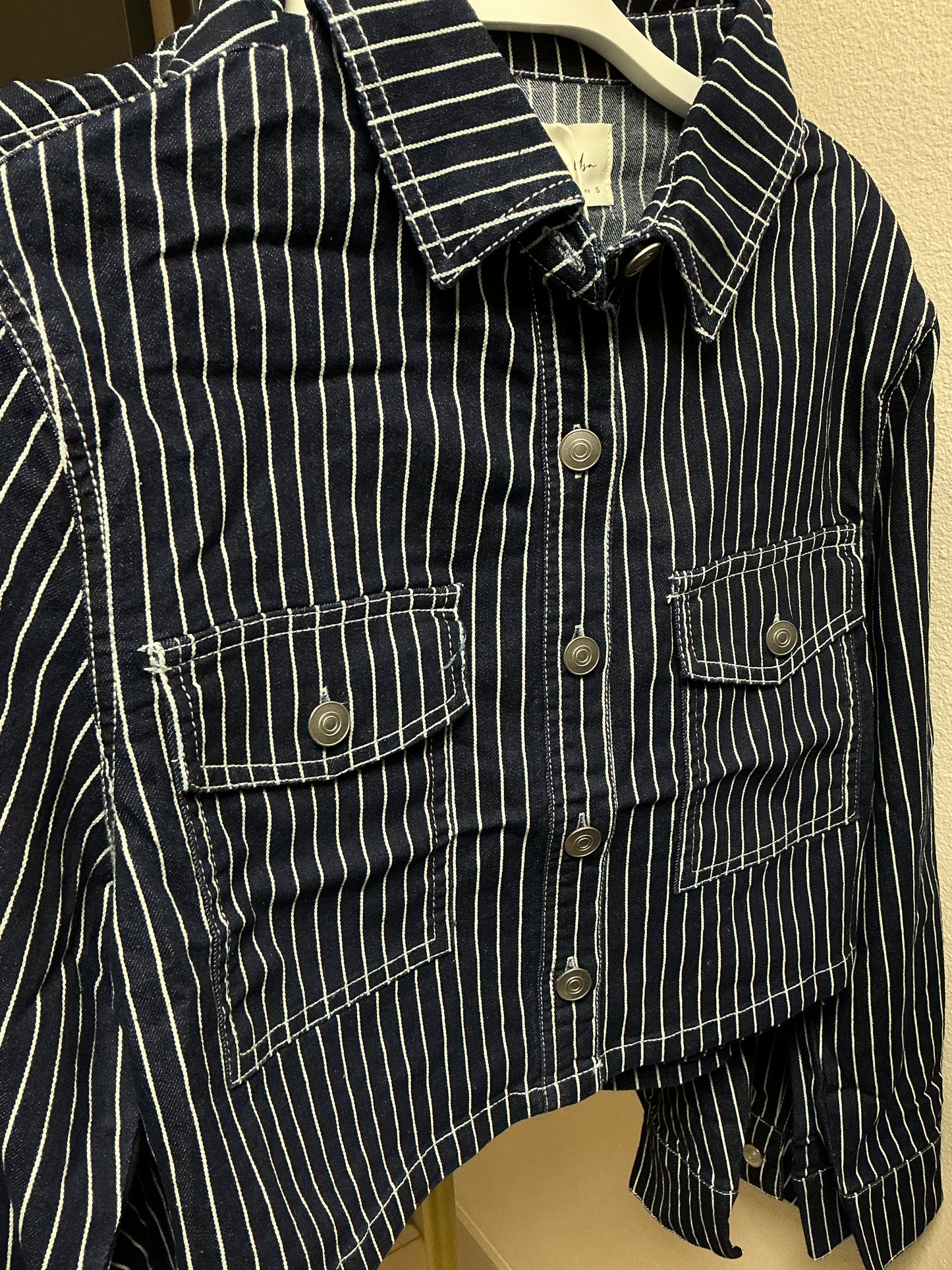 Cropped blue striped jacket