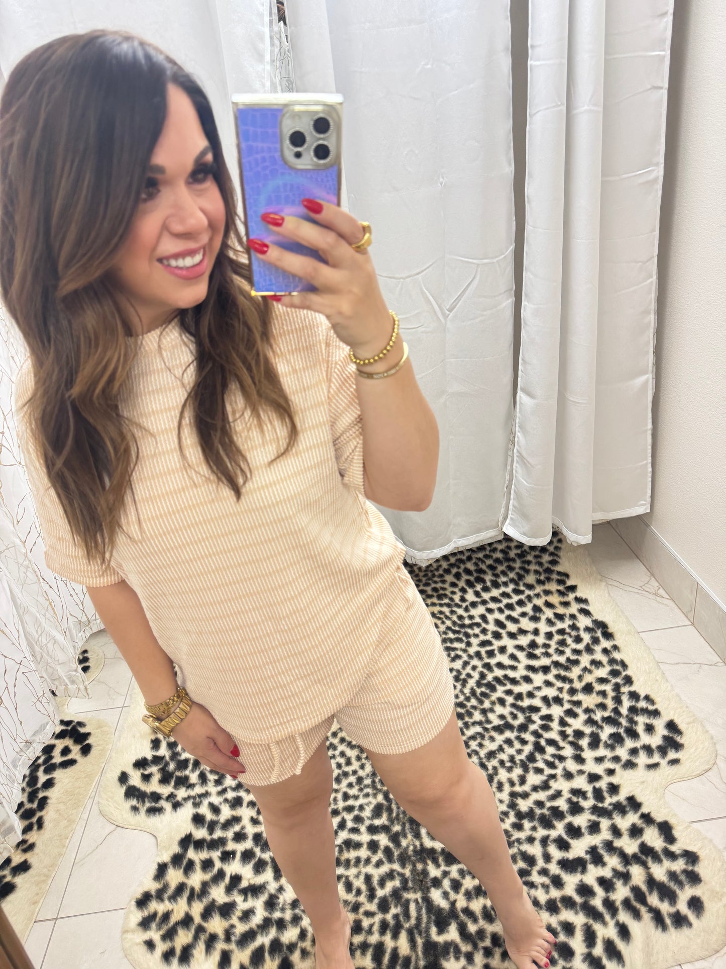 2 pcs set shorts and top off white and/khaki ￼