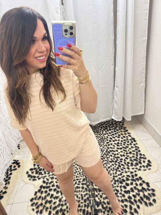 2 pcs set shorts and top off white and/khaki ￼