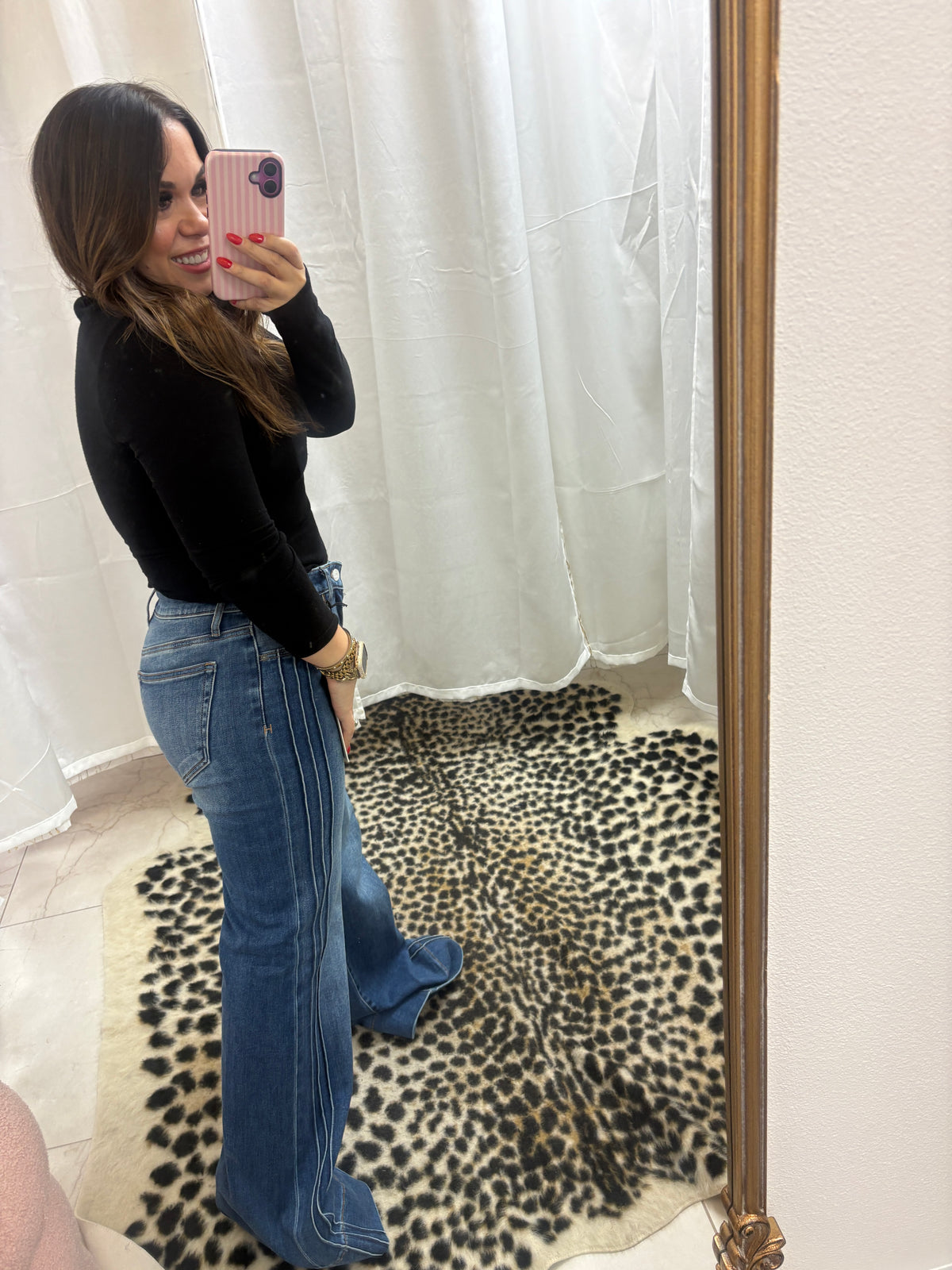 Hidden jeans-medium wash with line.