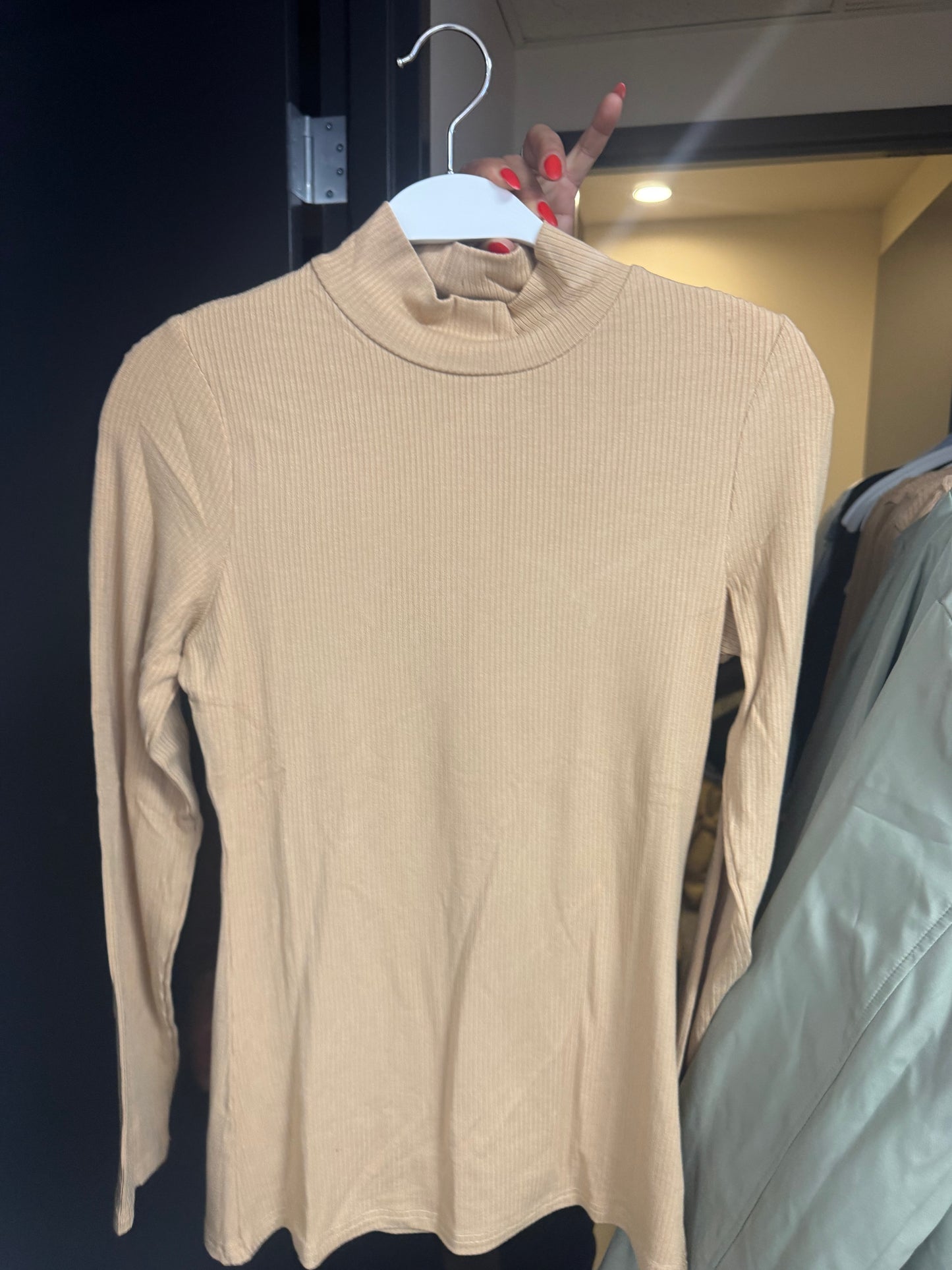 Long sleeve ribbed tan